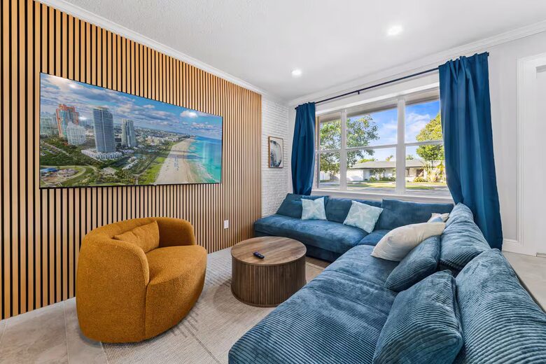 Waterfront Retreat with Pool, Pickleball & Sauna - West Palm Beach, Florida