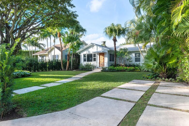 Refined Palm Beach Family Sanctuary - Palm Beach, Florida