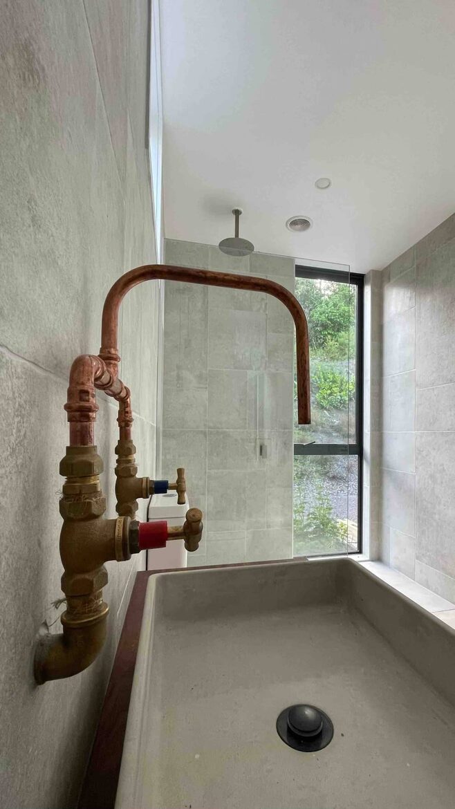 Architectural Coastal Retreat Above the Bay of Plenty - Matatā, New Zealand