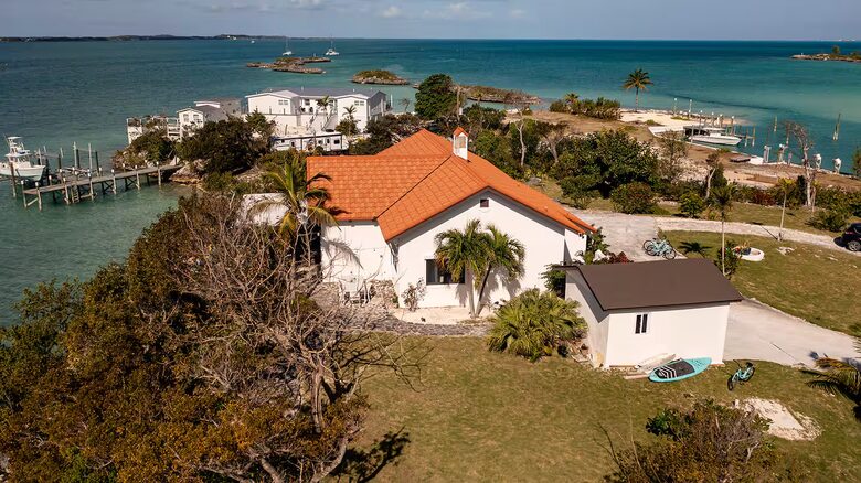 Spanish-Style Harbourfront Escape in Abaco - Marsh Harbour, Bahamas