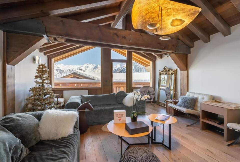 Exclusive Courchevel Village Chalet with Private Spa Facilities - Courchevel, France