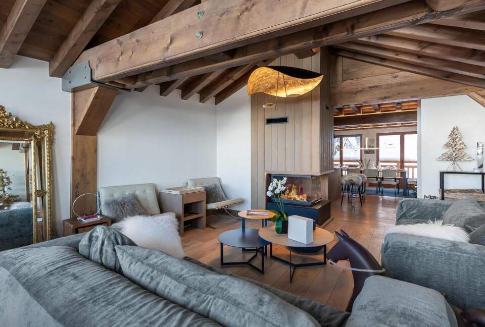 Exclusive Courchevel Village Chalet with Private Spa Facilities - Courchevel, France