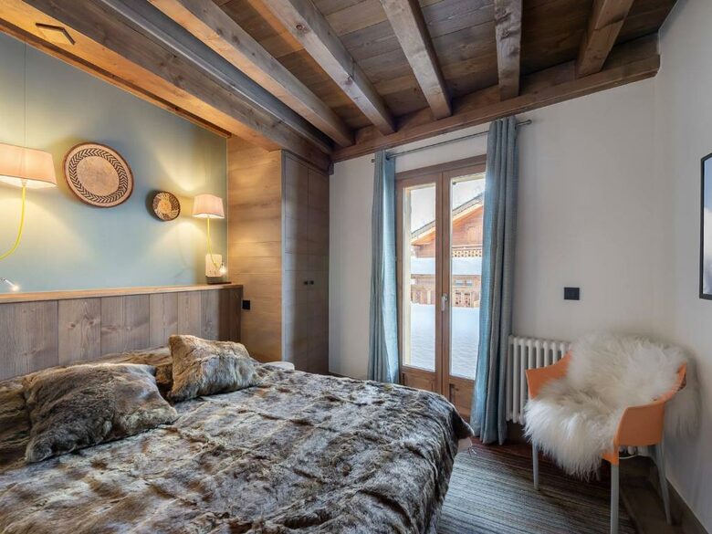 Exclusive Courchevel Village Chalet with Private Spa Facilities - Courchevel, France