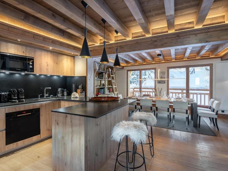 Exclusive Courchevel Village Chalet with Private Spa Facilities - Courchevel, France