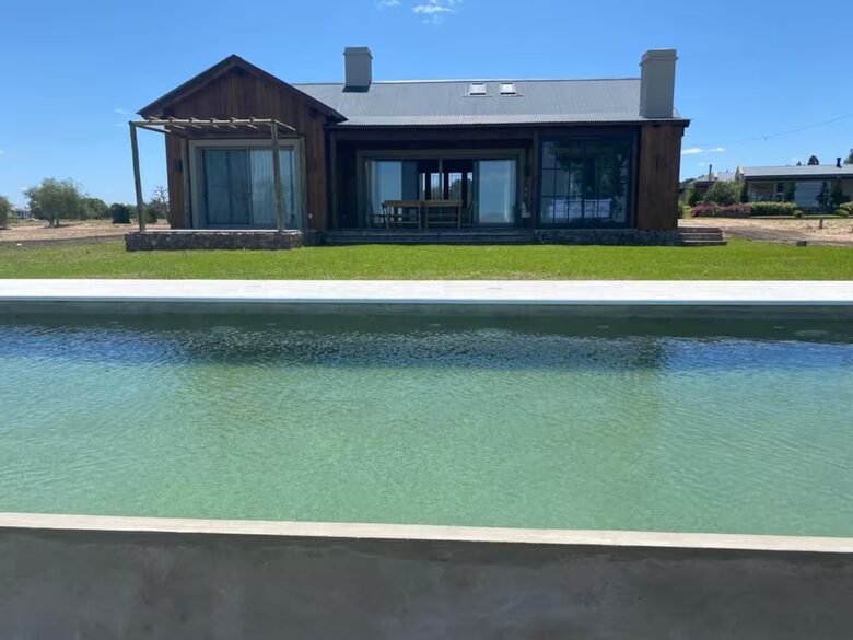 Riverside Serenity at a Country Club Estate - Carmelo, Uruguay