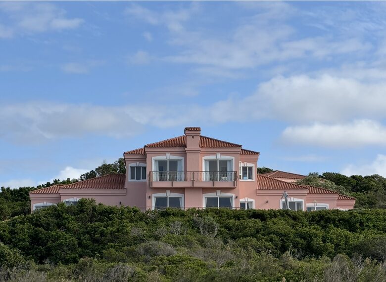 Sophisticated St. Francis Bay Living with Direct Waterfront Access - St Francis Bay, South Africa