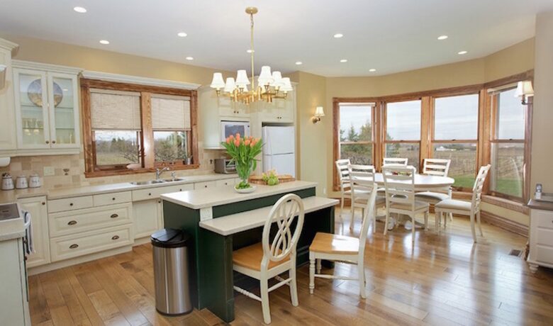 Niagara Vineyard Estate House - Niagara, Canada