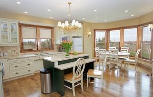 Niagara Vineyard Estate House - Niagara, Canada