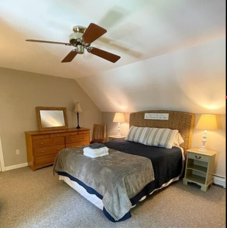Walkable Charm Near Ogunquit Beach - Ogunquit, Maine