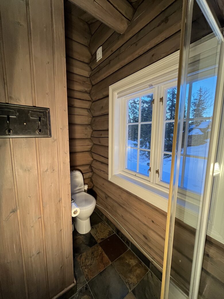 Kvitfjell, Authentic Scandinavian Log Cabin with Ski-Out Access - Fåvang, Norway