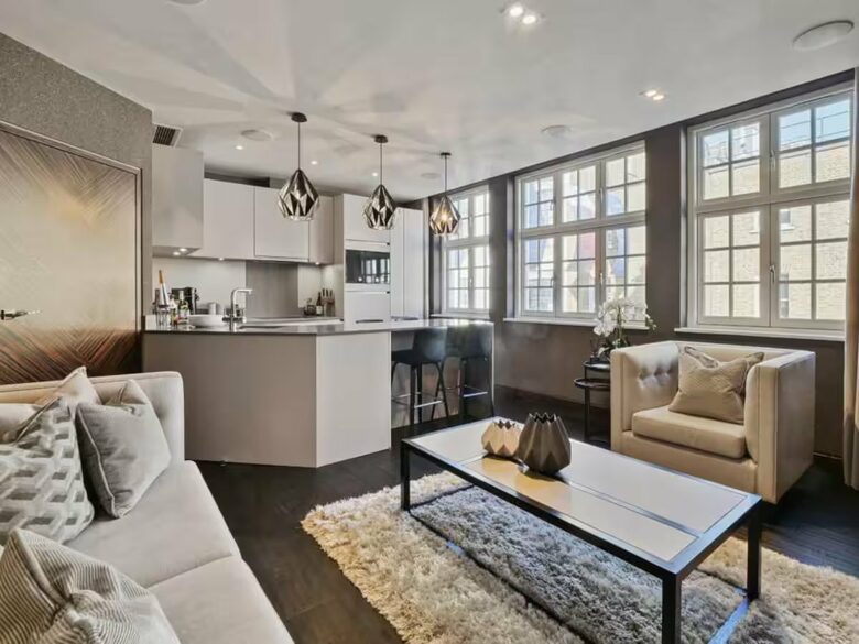 An Elegant Mayfair Apartment - London, United Kingdom