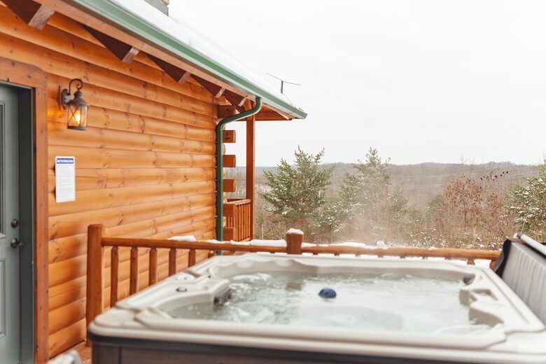 A Secluded Hocking Hills Cabin Retreat - McArthur, Ohio