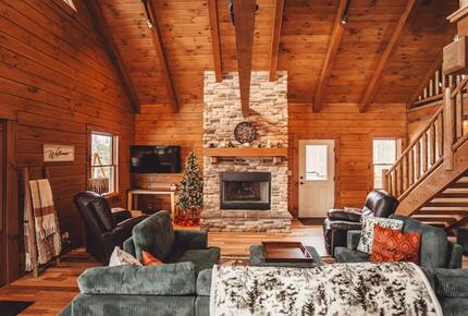 A Secluded Hocking Hills Cabin Retreat - McArthur, Ohio