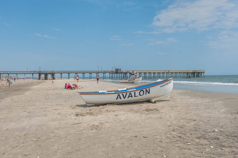A Relaxed Coastal Home with Pool Near Avalon Beach - Avalon, New Jersey