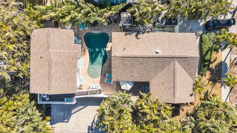 Coastal Triplex - A block from beach! - Clearwater, Florida