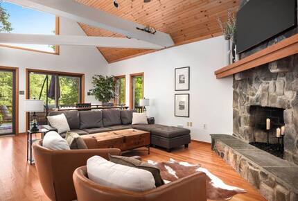 Riverfront Chalet Retreat near Harpers Ferry - Harpers Ferry, West Virginia