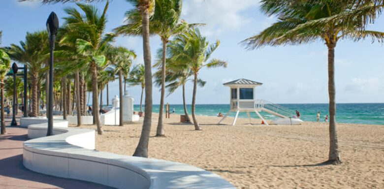 Las Olas Luxury Riverfront Retreat | Walk to Dining & Riverwalk - Fort Lauderdale, Florida