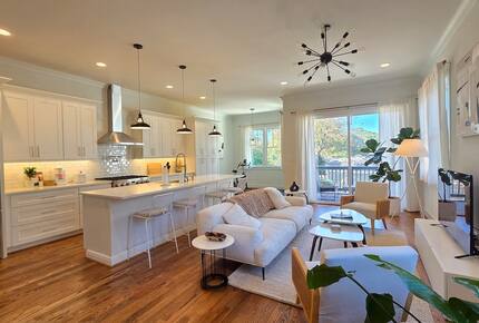 Modern Grant Park Townhouse with BeltLine Access & Private Balconies - Atlanta, Georgia