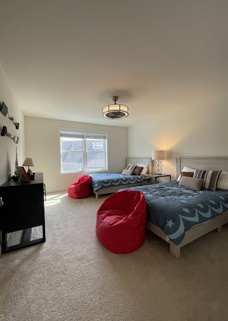 Two double beds, walk in closet