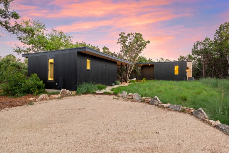 A Japanese-Inspired Hill Country Sanctuary - Driftwood, Texas