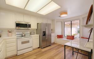 Cheery Palm Desert Retreat Near Golf, Tennis & Coachella - Palm Desert, California