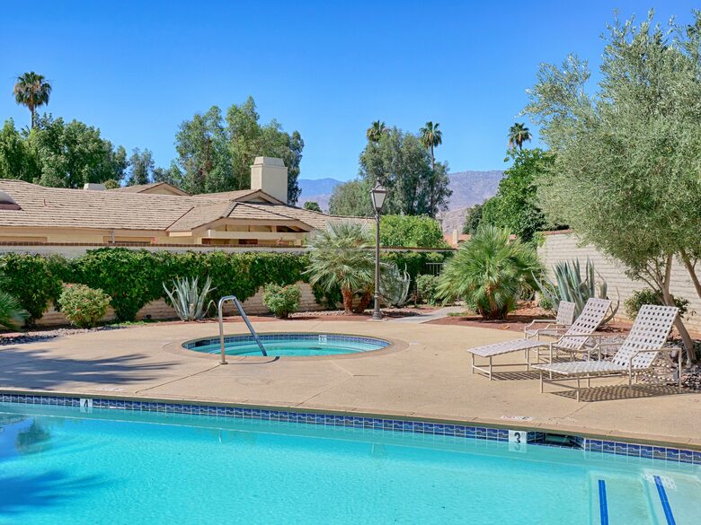Cheery Palm Desert Retreat Near Golf, Tennis & Coachella - Palm Desert, California