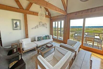Front-Row Coastal Escape on Cormorant Cove - Block Island, Rhode Island