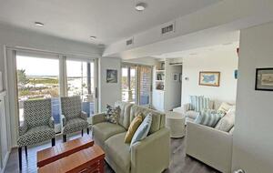 Front-Row Coastal Escape on Cormorant Cove - Block Island, Rhode Island