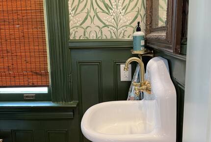 Elegant Charleston Retreat in the Historic District - Charleston, South Carolina