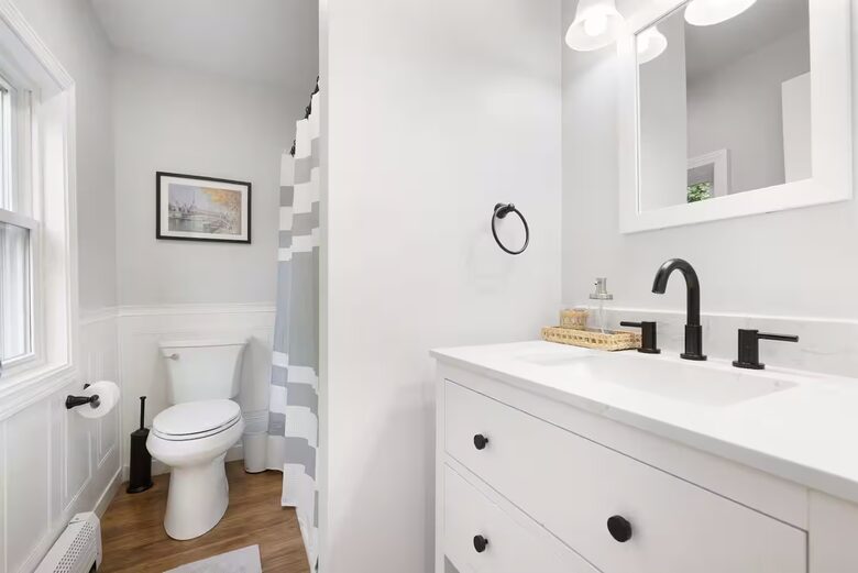 Renovated 1834 Home in the Heart of Mystic - Stonington, Connecticut