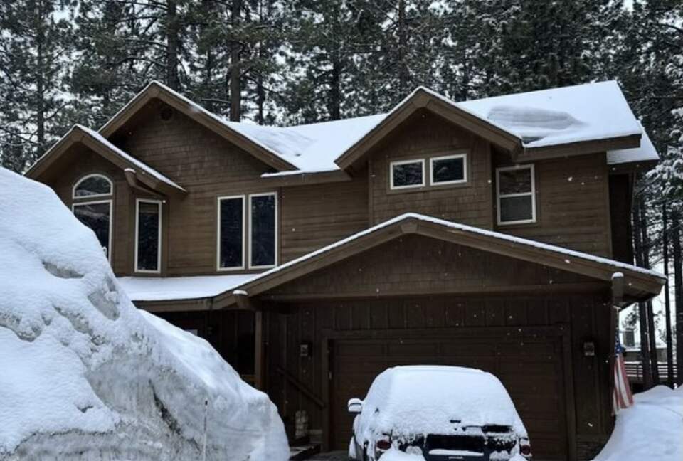 Luxurious Tahoe Cabin - South Lake Tahoe, California
