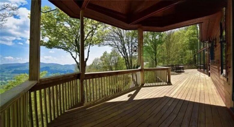 Long-Range View Mountain Retreat in Banner Elk - Banner Elk, North Carolina