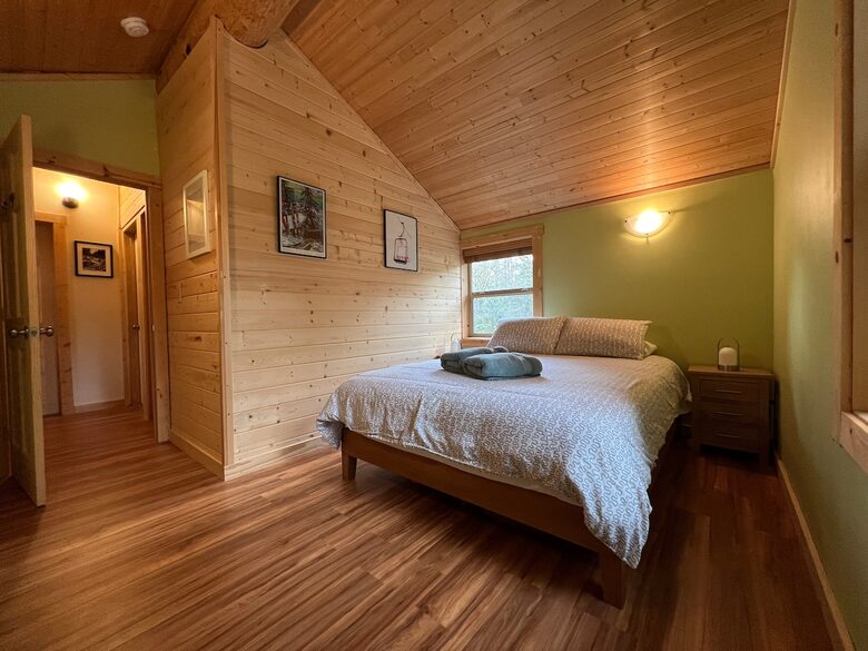 Cozy Mt. Baker Cabin with Forest & Mountain Views - Deming, Washington