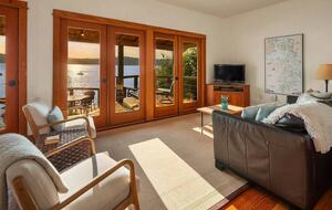 Fern Cove Waterfront Escape on Vashon Island - Vashon, Washington