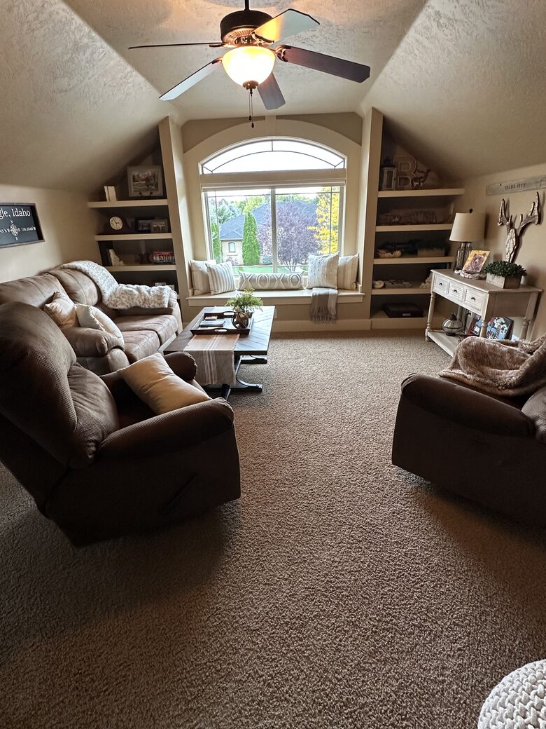 Spacious Idaho Getaway Minutes from Downtown Eagle - Eagle, Idaho