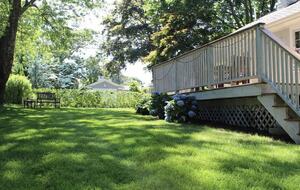 Charming Hydrangea Cottage in Osterville Village near Beaches - Osterville, Massachusetts