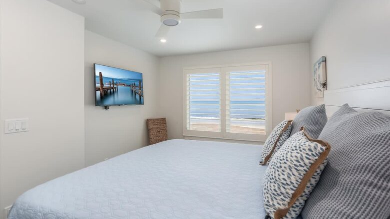 Modern Oceanfront Retreat on Ponte Vedra Beach - Jacksonville Beach, Florida