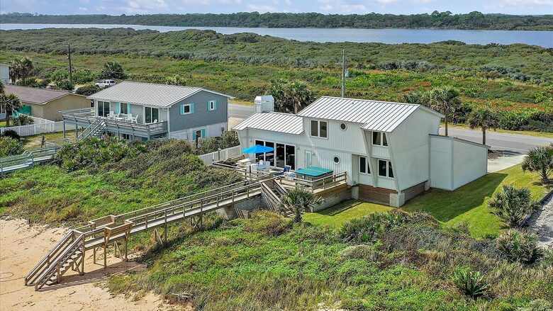 Modern Oceanfront Retreat on Ponte Vedra Beach - Jacksonville Beach, Florida