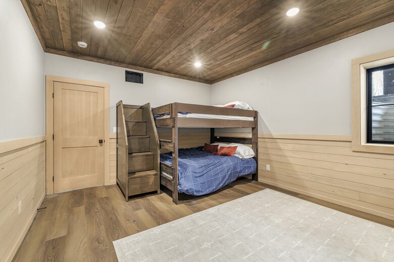 Bedroom 6 Bunk Room