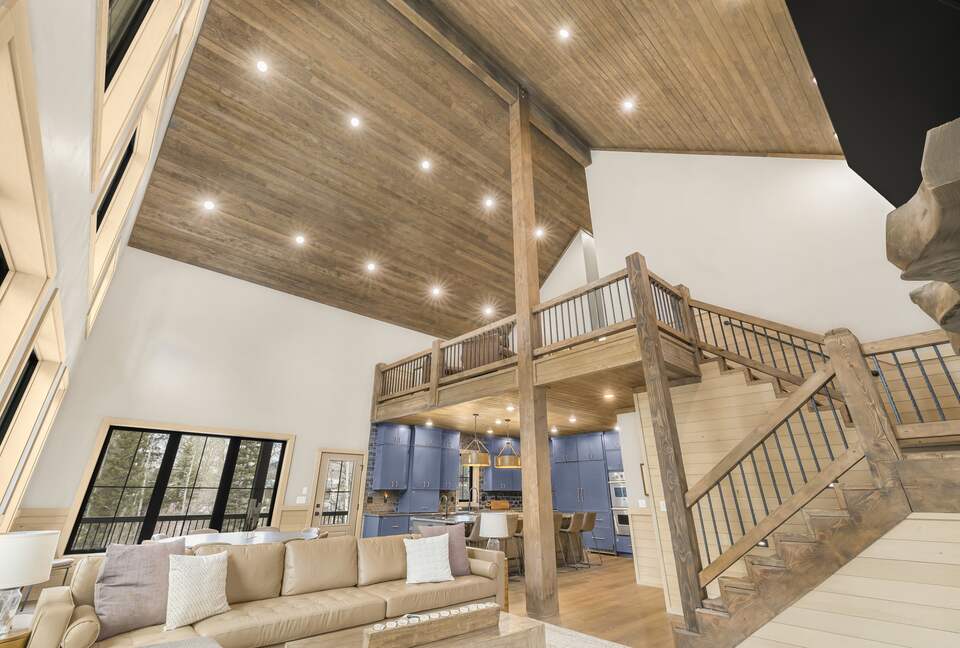 Modern Yellowstone Lake Lodge on Henrys Lake - Island Park, Idaho