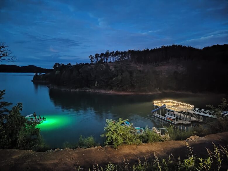 Smoky Mountain Lakeview Lodge | Indoor Pool & Private Dock - Sevierville, Tennessee