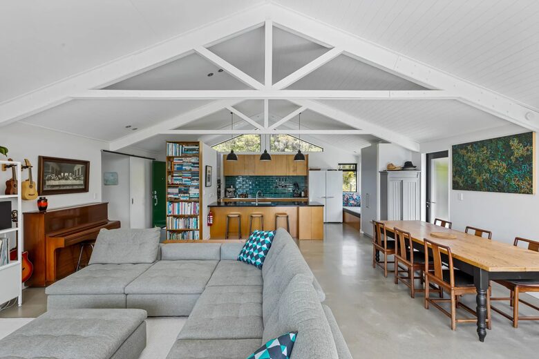Elevated Harbour View Home with Exceptional Privacy in Mahurangi West - Warkworth, New Zealand