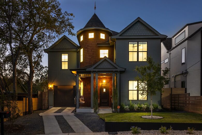 Victorian-Inspired East Austin Retreat with Rooftop Views - Austin, Texas