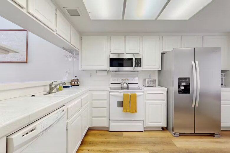 Cheery Palm Desert Retreat Near Golf, Tennis & Coachella - Palm Desert, California