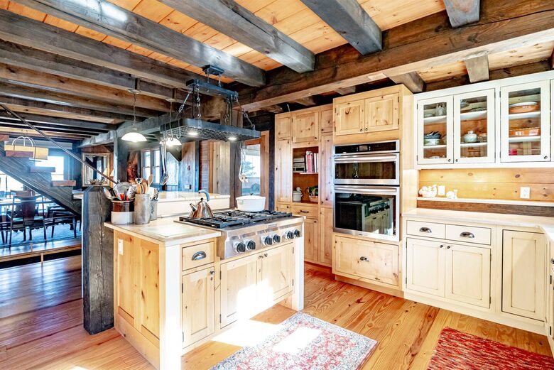 French-Country Mountain Retreat in Old Timberline - Davis, West Virginia