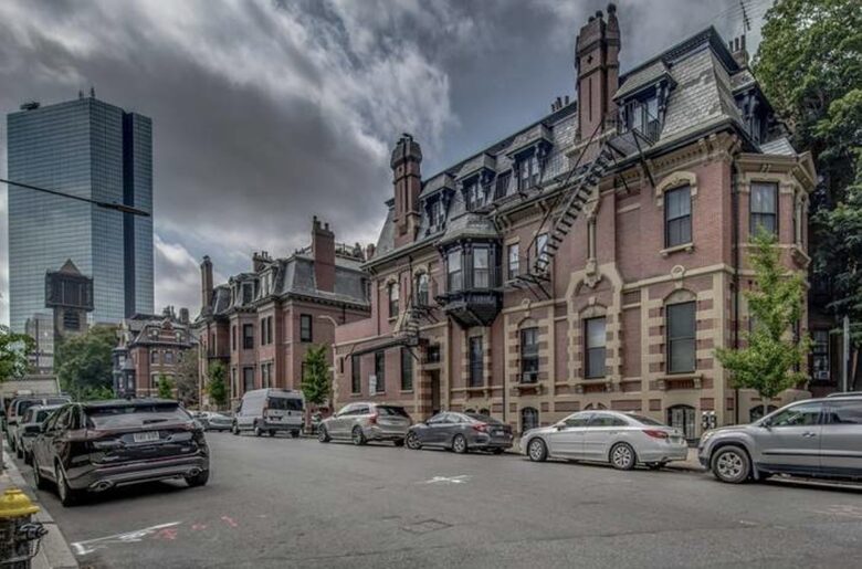 Designer Back Bay Hideaway - Boston, Massachusetts