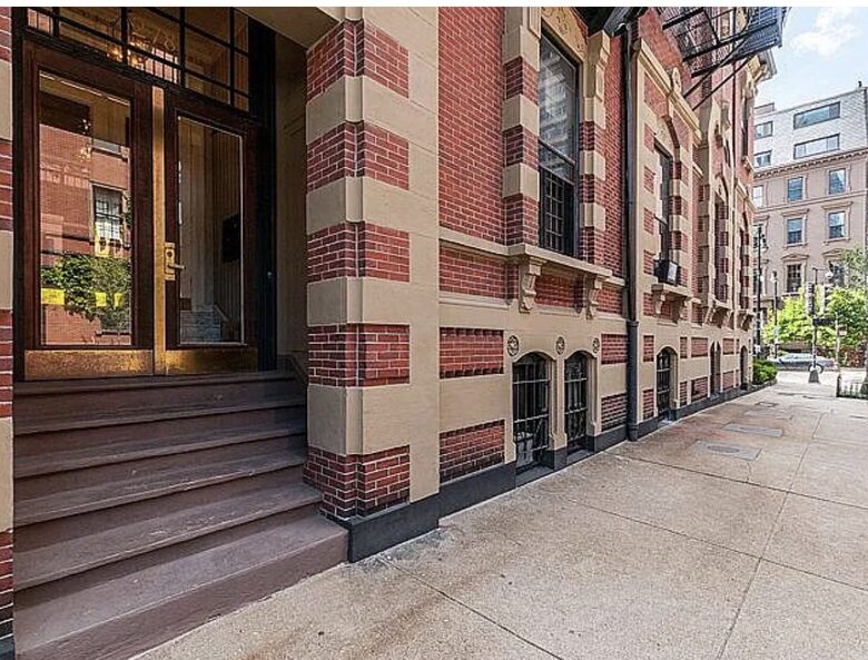 Designer Back Bay Hideaway - Boston, Massachusetts