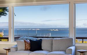 Oceanfront Cliffside Juan de Fuca Strait Retreat in Port Angeles - Port Angeles, Washington