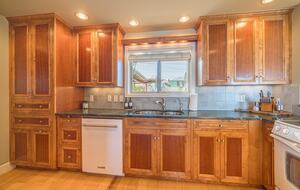 Oceanfront Cliffside Juan de Fuca Strait Retreat in Port Angeles - Port Angeles, Washington