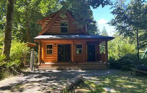 Cozy Mt. Baker Cabin with Forest & Mountain Views - Deming, Washington